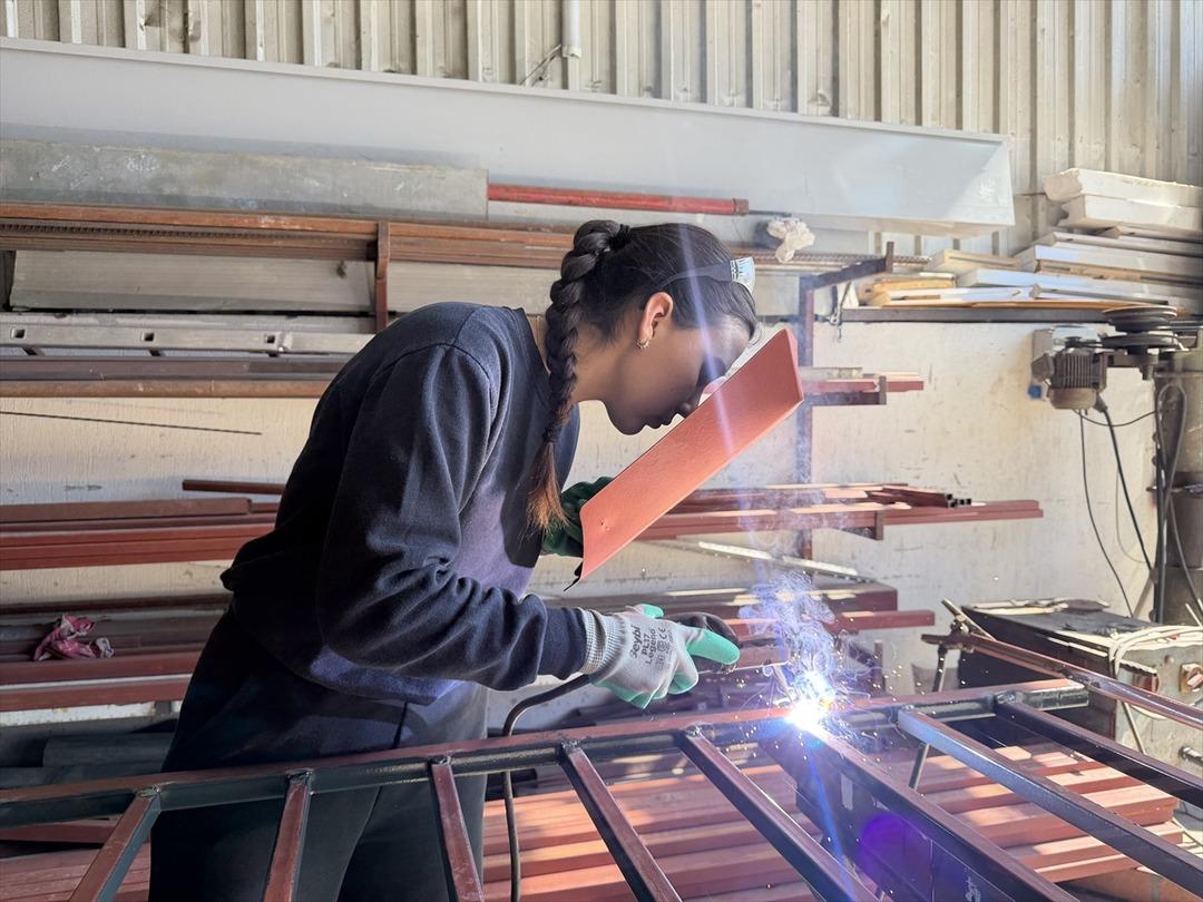 &Uuml;niversiteyi bu iş i&ccedil;in bıraktı: Yolda g&ouml;r&uuml;nce &lsquo;ben yaptım&rsquo; diyor! 6