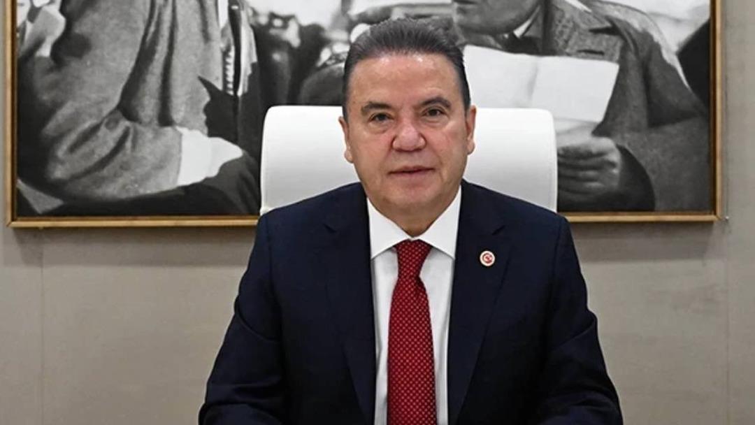 &Ouml;zg&uuml;r &Ouml;zel den Muhittin B&ouml;cek a&ccedil;ıklaması: " Beni iftiraya zorladılar  diye haber yolladı" 2