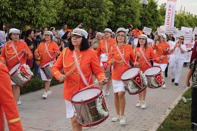 Adana'da 'Uluslararası Portakal Çiçeği Karnavalı' coşkusu