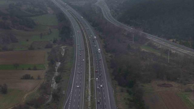 Bayram trafiği Bolu ge&ccedil;işinde artmaya başladı 1