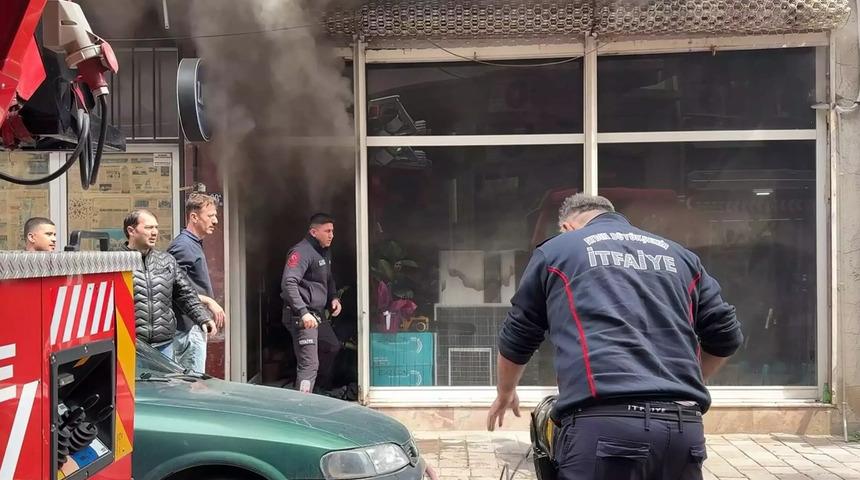 Şarjdaki batarya patladı; &ccedil;ıkan yangın s&ouml;nd&uuml;r&uuml;ld&uuml;