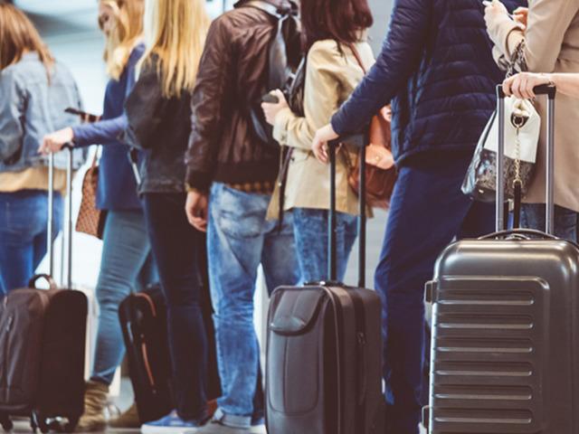 Valizden &ccedil;ıkanlar şoke etti! Satıp resmen servet kazanacaklarmış