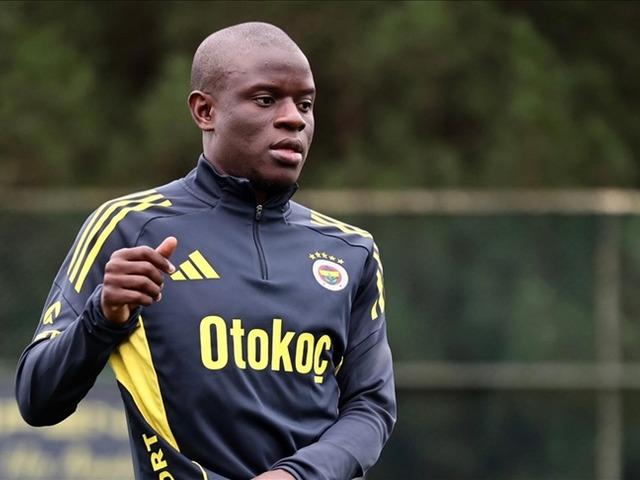 Fenerbah&ccedil;eli N'Golo Kante'ye milli m&uuml;jde