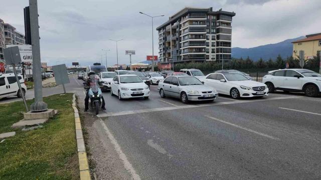 Balıkesir&rsquo;de arife g&uuml;n&uuml; trafik yoğunluğu 1