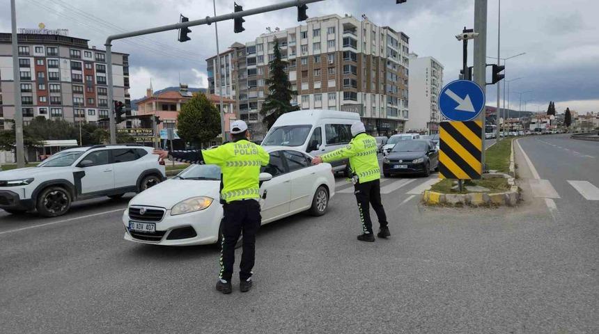 Balıkesir&rsquo;de arife g&uuml;n&uuml; trafik yoğunluğu