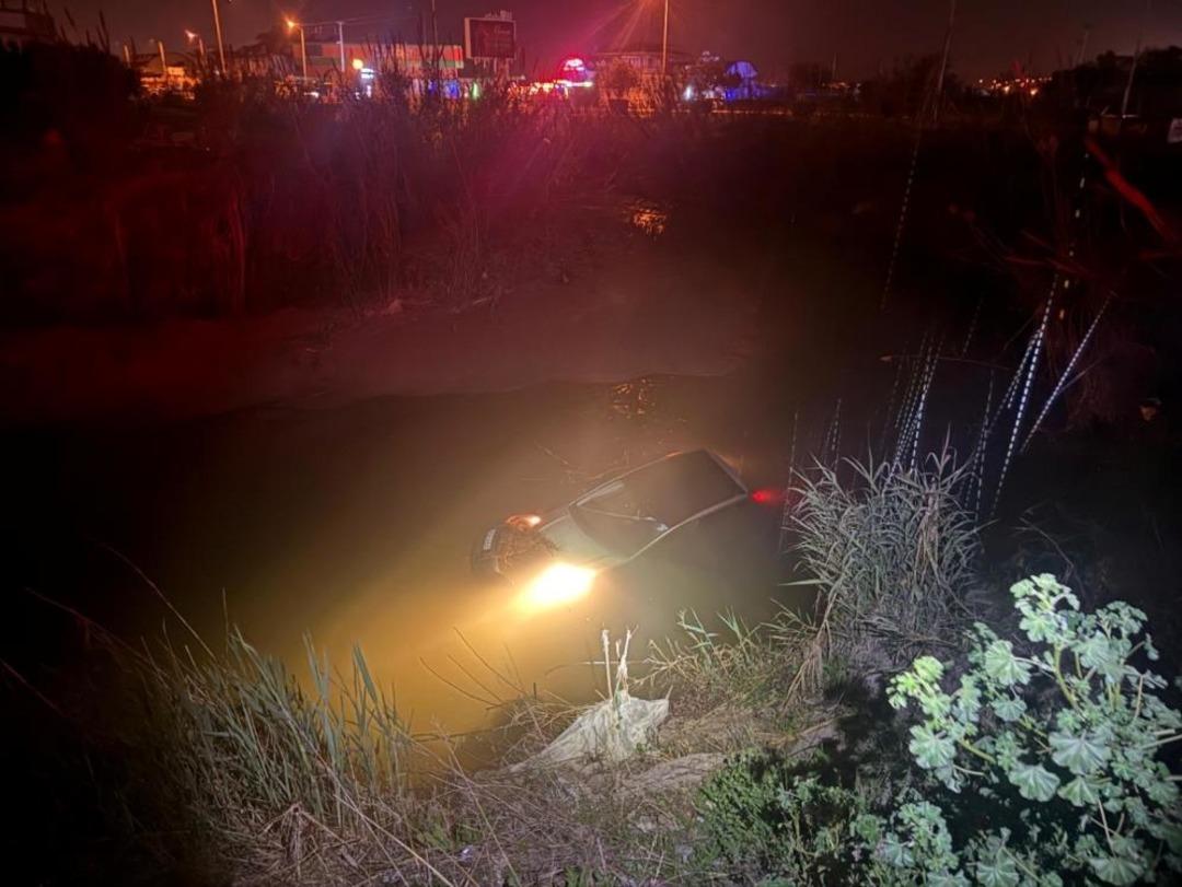 Seyir halindeki otomobil dereye u&ccedil;tu, s&uuml;r&uuml;c&uuml; yaralandı 1