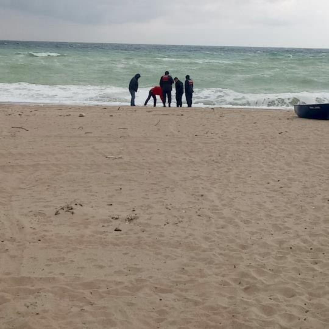 İstanbul da &Ccedil;atalca sahiline vuran f&uuml;ze başlığı imha edildi 1