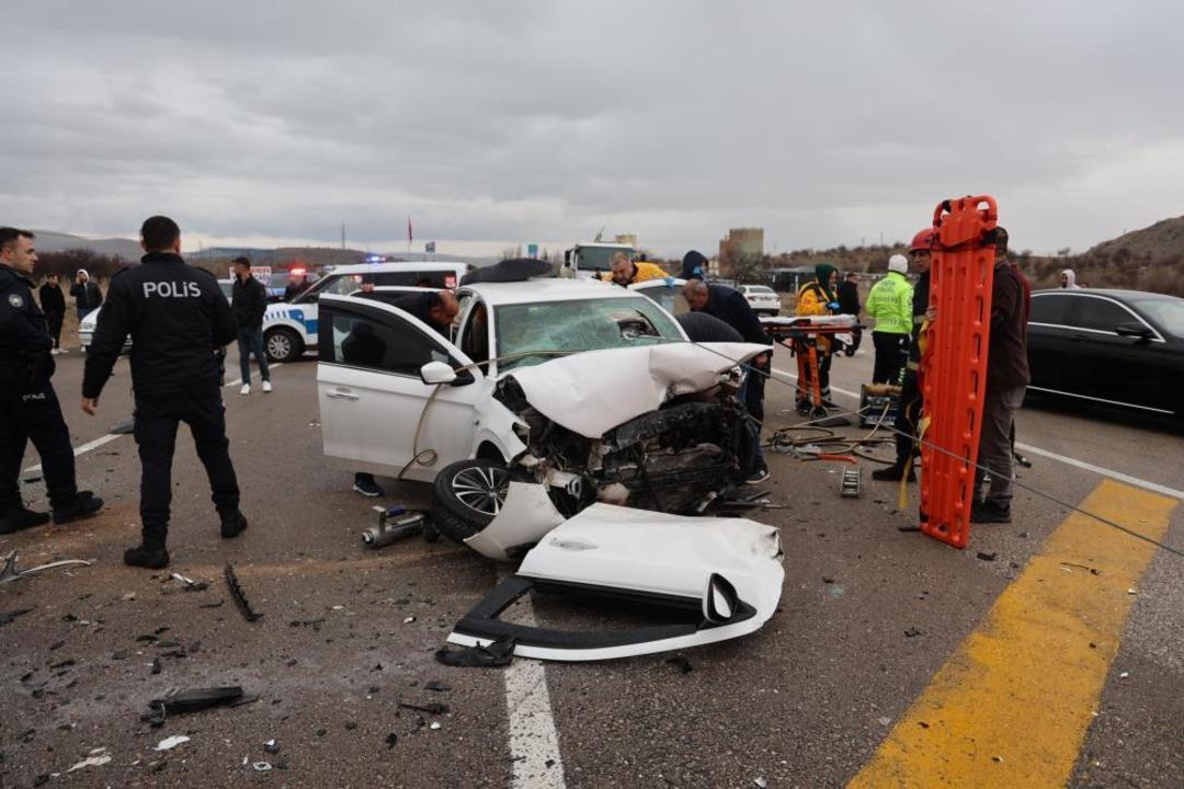 Nevşehir&rsquo;de zincirleme trafik kazası: 2 &ouml;l&uuml;, 7 yaralı 1