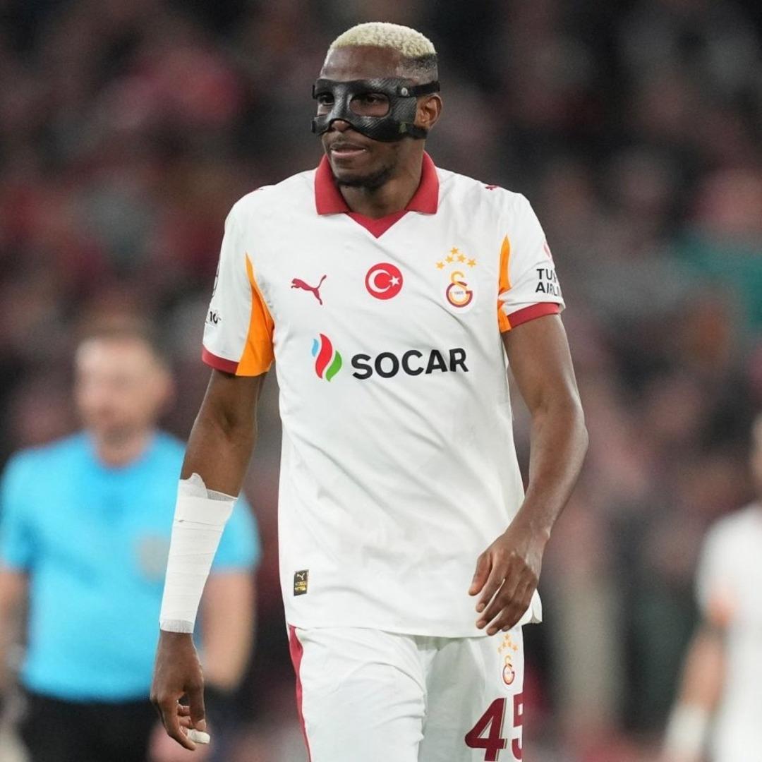 Osimhen ve Noa Lang ın son g&ouml;r&uuml;nt&uuml;leri ortaya &ccedil;ıktı! G&ouml;r&uuml;nt&uuml;l&uuml; g&ouml;r&uuml;şme ger&ccedil;ekleştirdiler... 5