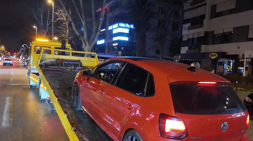 Yer: Caddebostan! Egsoz sisteminden ceza yedi: "Samsun'dan tur atmak i&ccedil;in geldim"