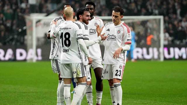 Beşiktaş'tan "Usta işi" paylaşımı! Yıldız futbolcuyu öve öve bitiremediler