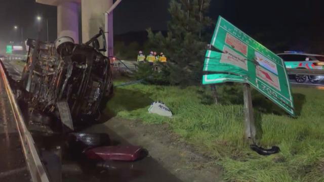 Kuzey Marmara Otoyolu'nda minibüs takla attı: 1 ölü, 1 yaralı