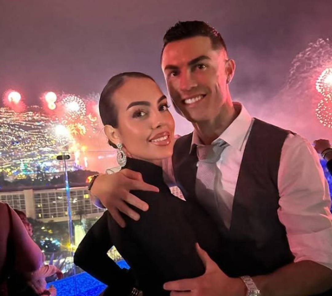 Cristiano Ronaldo ve Georgina Rodriguez evlilik s&ouml;zleşmesini yeniledi! &Ouml;m&uuml;r boyu aylık &ouml;denecek rakam dudak u&ccedil;uklattı 2