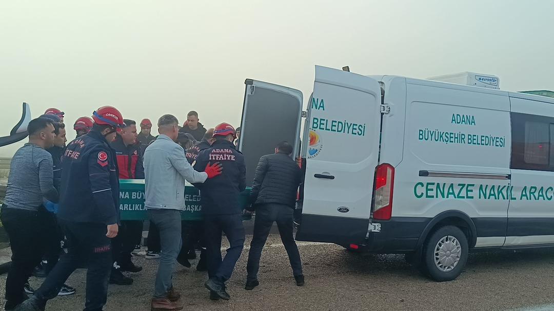 Adana da yolcu otob&uuml;s&uuml; devrildi: 2 kişi hayatını kaybetti, &ccedil;ok sayıda yaralı var! 8