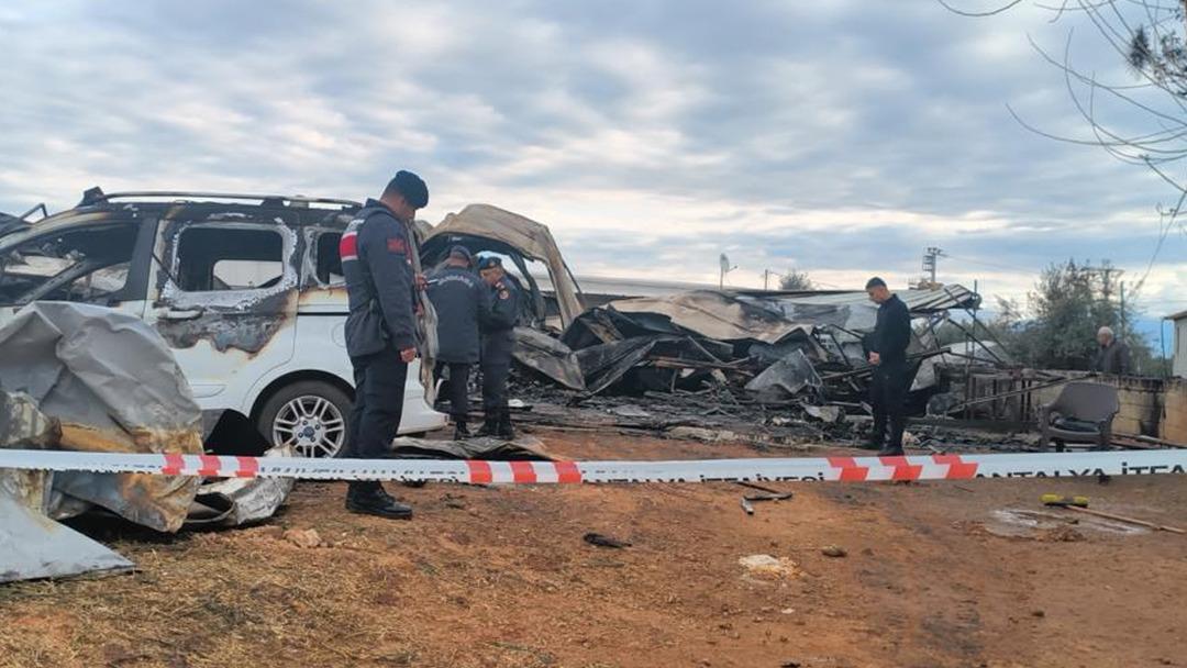Antalya da yangın faciası! 5 i &ccedil;ocuk 6 &ouml;l&uuml; 2
