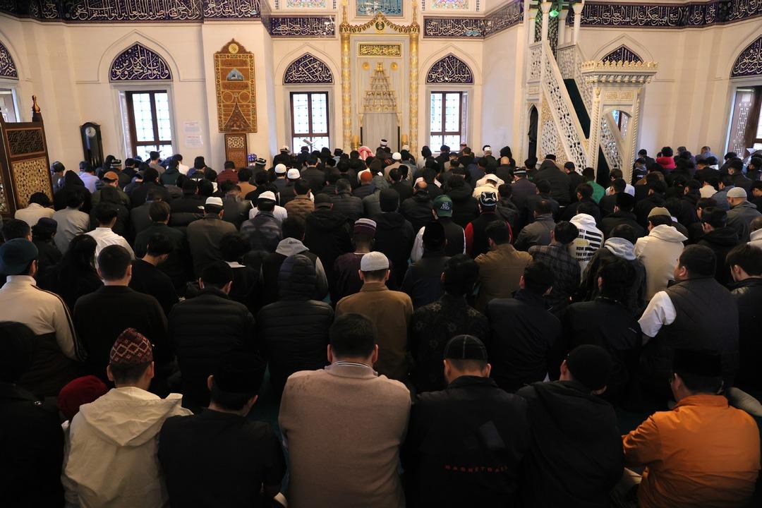 Japonya da bayram namazı yoğunluğu: Namaz 5 kez kılındı 2