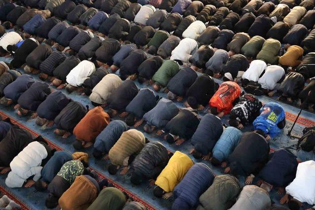 Ramazan Bayramı namazında camiler doldu taştı 2