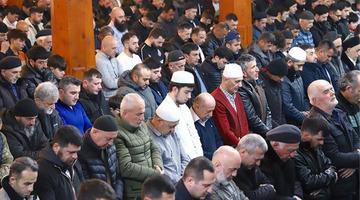 Azerbaycan&rsquo;da bayram namazı kılındı