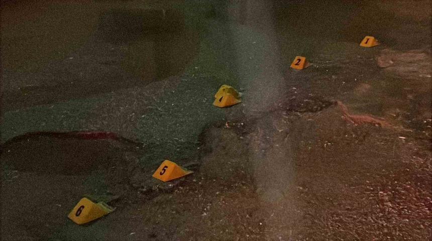 Karaman&rsquo;da t&uuml;fekle rastgele ateş a&ccedil;ıldı: Ara&ccedil; ve ev zarar g&ouml;rd&uuml;