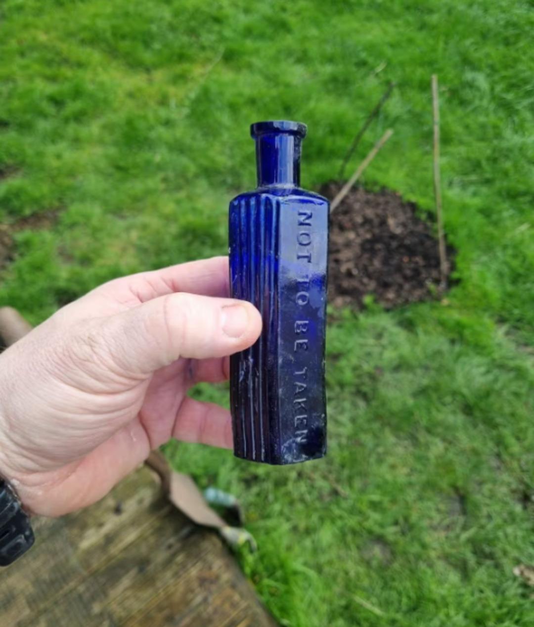 160 yıllık cinayeti k&ouml;pek &ccedil;&ouml;zd&uuml;! Şişenin i&ccedil;inden bakın ne &ccedil;ıktı 2