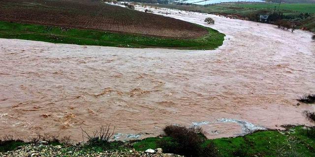 Araban&rsquo;da etkili olan sağanak yağış Sıtma Pınar &Ccedil;ayı&rsquo;nın debisini arttırdı 1