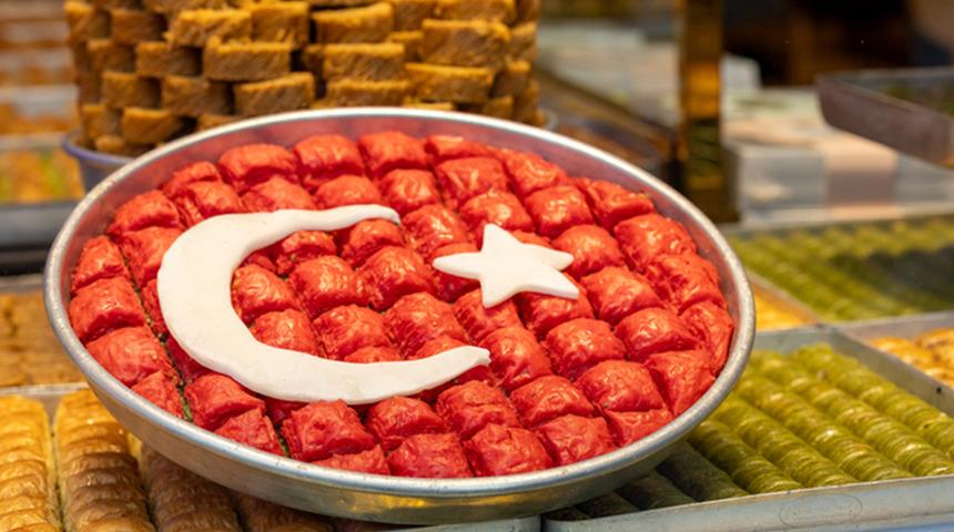 D&uuml;nyanın en iyi baklavaları a&ccedil;ıklandı: Zirve T&uuml;rkiye&rsquo;nin!