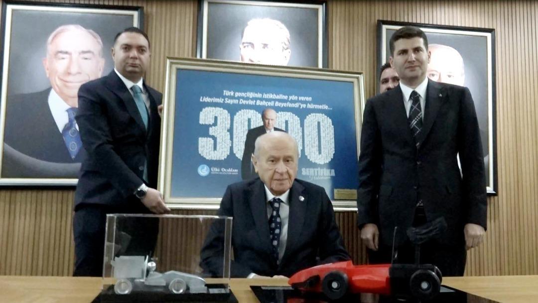 İsim babaları oldu: Yeni yerli yarış arabalarını Bahçeli masasında inceledi 1