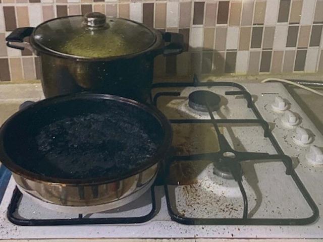 Ocakta unuttuğu yemek yandı: Dumandan etkilenip &ouml;ld&uuml;!