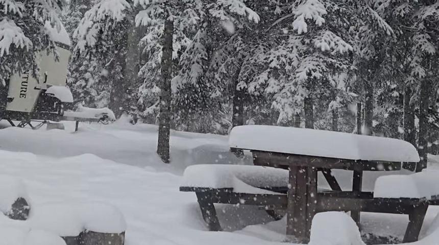 Y&uuml;ksek kesimlerde kar kalınlığı 40 santimetreye ulaştı
