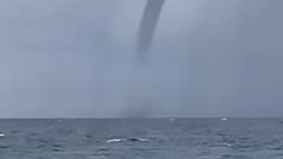 Antalya’da korkutan hortum karaya ulaşmadan kayboldu