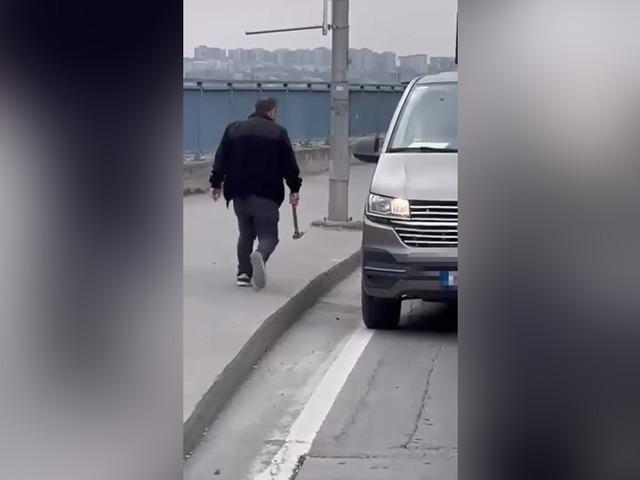 İstanbul'da keserli trafik kavgası! Faturası ağır oldu