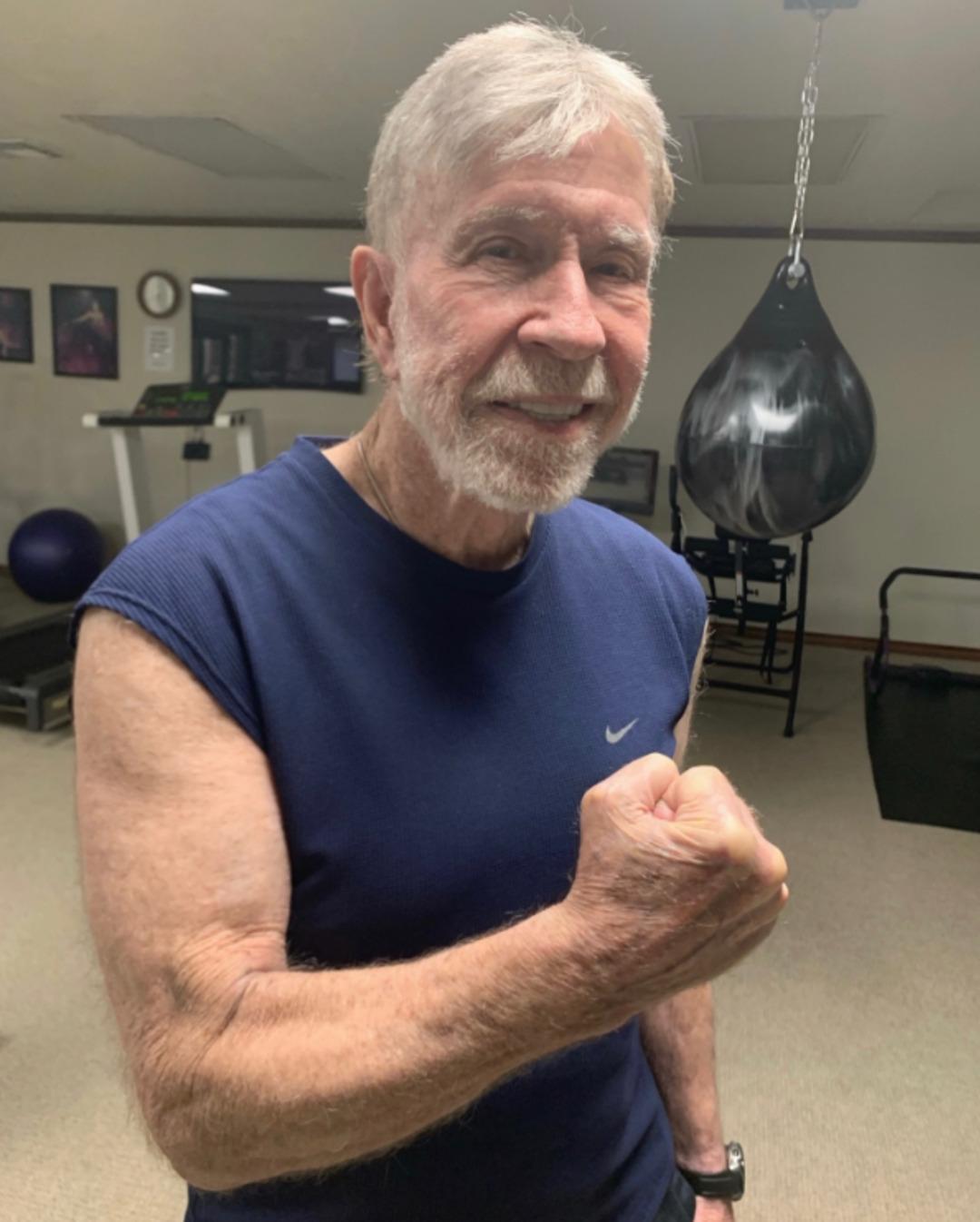 Aksiyon filmlerinin &uuml;nl&uuml; ismi Chuck Norris hayatını kaybetti! 1