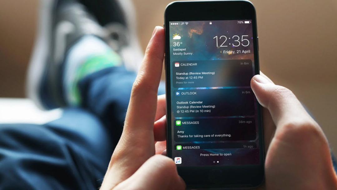 iOS 12: Bu iPhone'lar &ouml;l&uuml;yor, iPhone ekranları kararıyor!