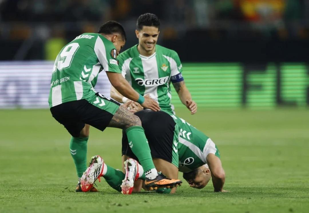 Endülüs te Amrabat resitali! 35 metreden tarih yazdı: İspanyolları kendine aşık etti 1