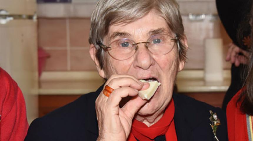 Canan Karatay &ouml;nerdi: "İla&ccedil; yerine onu yiyin"