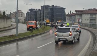 Aynı yolda 4 saat i&ccedil;erisinde 3 ayrı kaza: 5 yaralı