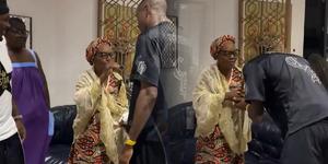 Osimhen i&ccedil;in eller havaya kalktı! Nijerya'da dua seferberliği...