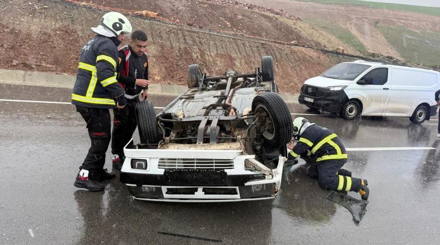 Siirt'te iki otomobil &ccedil;arpıştı: 2 yaralı