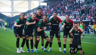 Karşıyaka, i&ccedil; sahada en başarılı takım