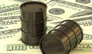 Fitch'ten korkutan H&uuml;rm&uuml;z Boğazı yorumu: "6 ay kapalı kalırsa petrol fiyatları 120 doları g&ouml;rebilir"