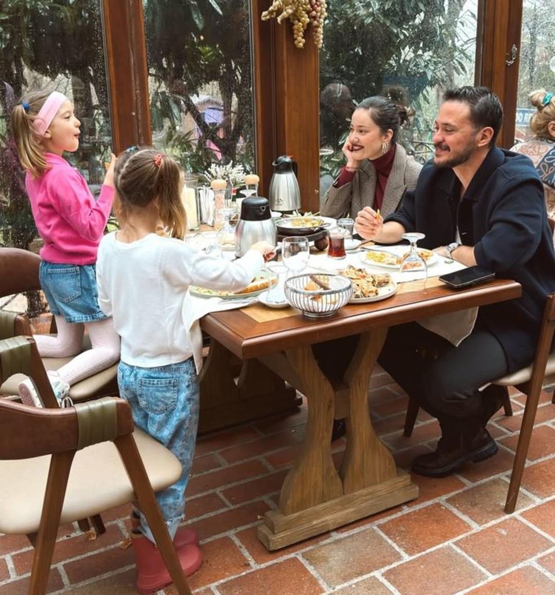 Pelin Akil ile Anıl Altan dan bayram buluşması! Boşanma sonrası ilk kez yan yanalar  1