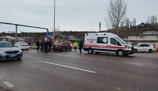 Aşkale&rsquo;de korkutan kaza! Facianın eşiğinden d&ouml;n&uuml;ld&uuml;