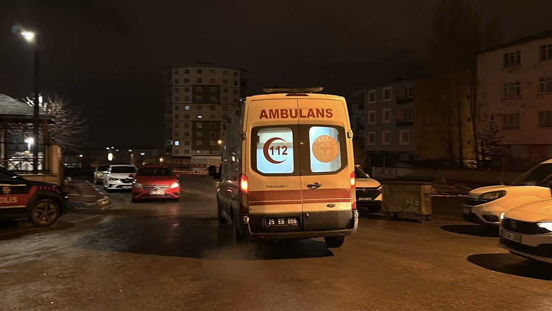 Sokakta boğazı kesilerek &ouml;ld&uuml;r&uuml;lm&uuml;ş halde bulundu! 4