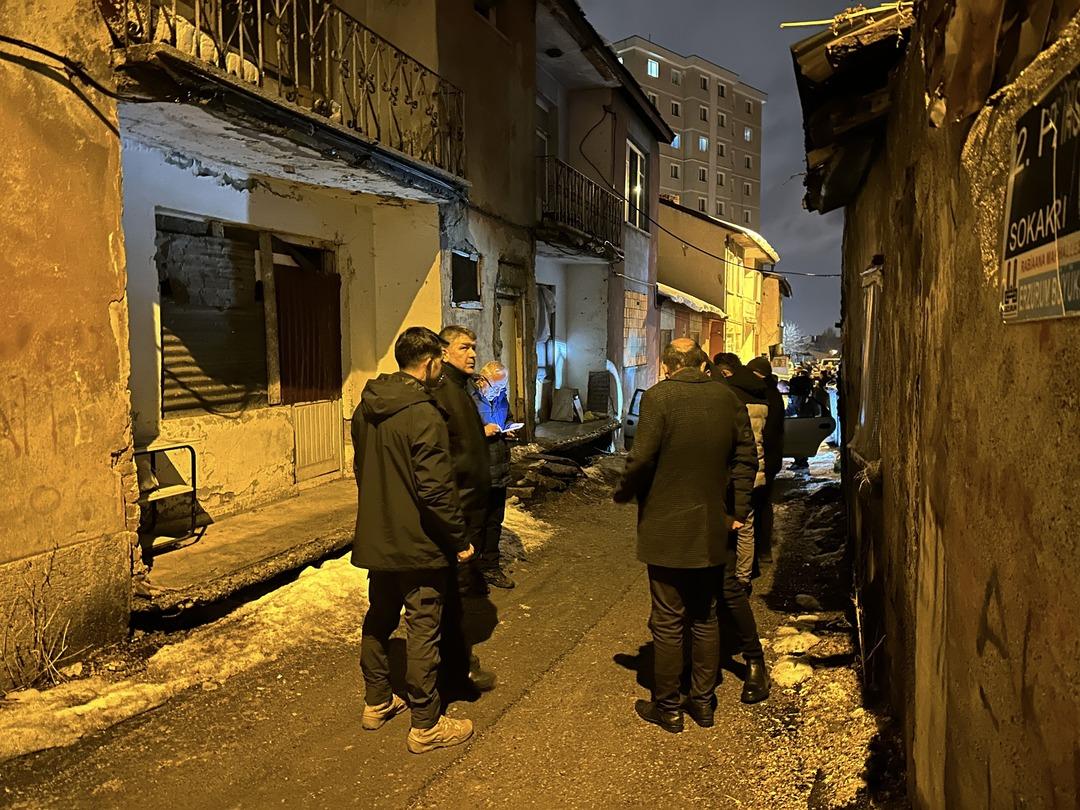 Sokakta boğazı kesilerek &ouml;ld&uuml;r&uuml;lm&uuml;ş halde bulundu! 5