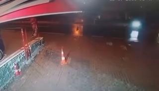 Otomobille &ccedil;arptı: Motosikletli tıp &ouml;ğrencisi gen&ccedil; kız hayatını kaybetti! 