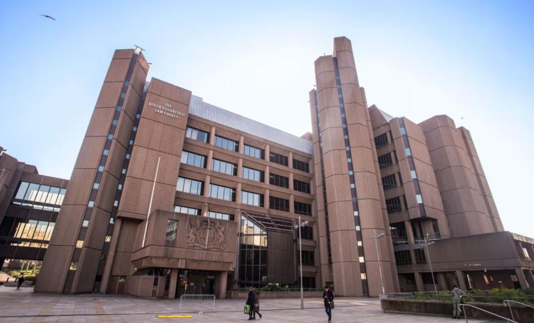 Yaşlıları on binlerce sterlin dolandırıp parayı bakın neye harcadı! 1