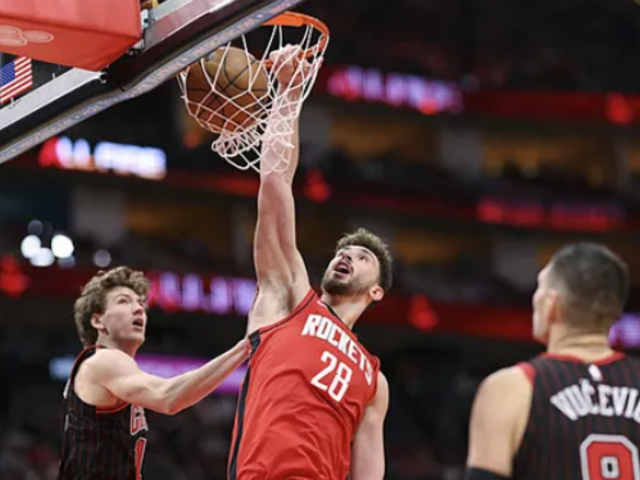 Alperen Şeng&uuml;n double double ile oynadı, Houston evinde kazandı