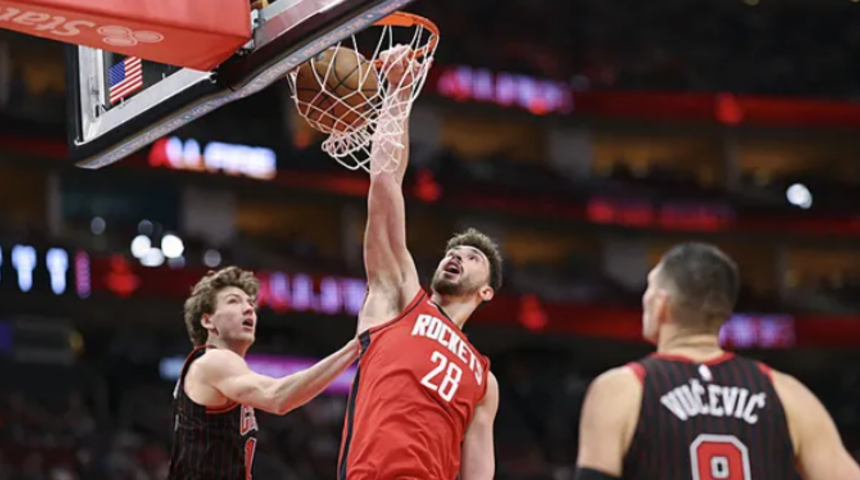 Alperen Şeng&uuml;n double double ile oynadı, Houston evinde kazandı