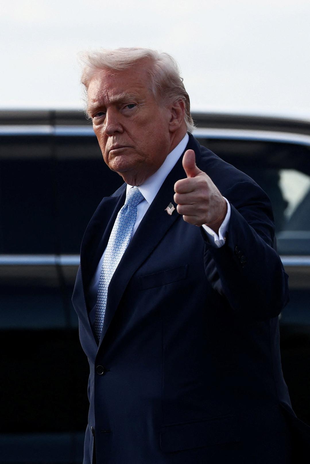 &Uuml;nl&uuml; kahin tarih verip duyurdu: "D&ouml;n&uuml;m noktası!" Kraliyet, Trump... 3