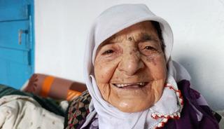 Asırlık &ccedil;ınar, iki devri birden yaşadı! Uzun yaşamın sırrını paylaştı